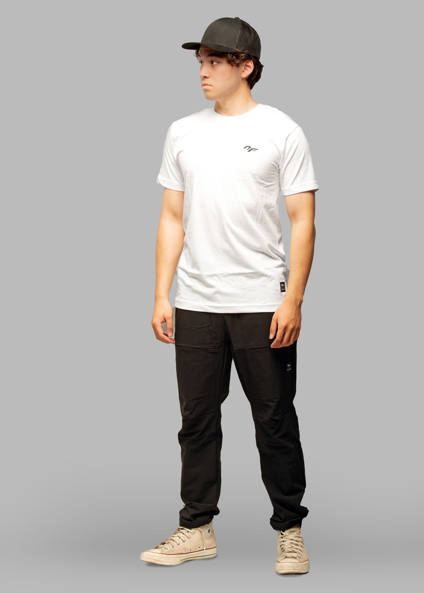 NF "SMALL LOGO" Slim Fit TEE