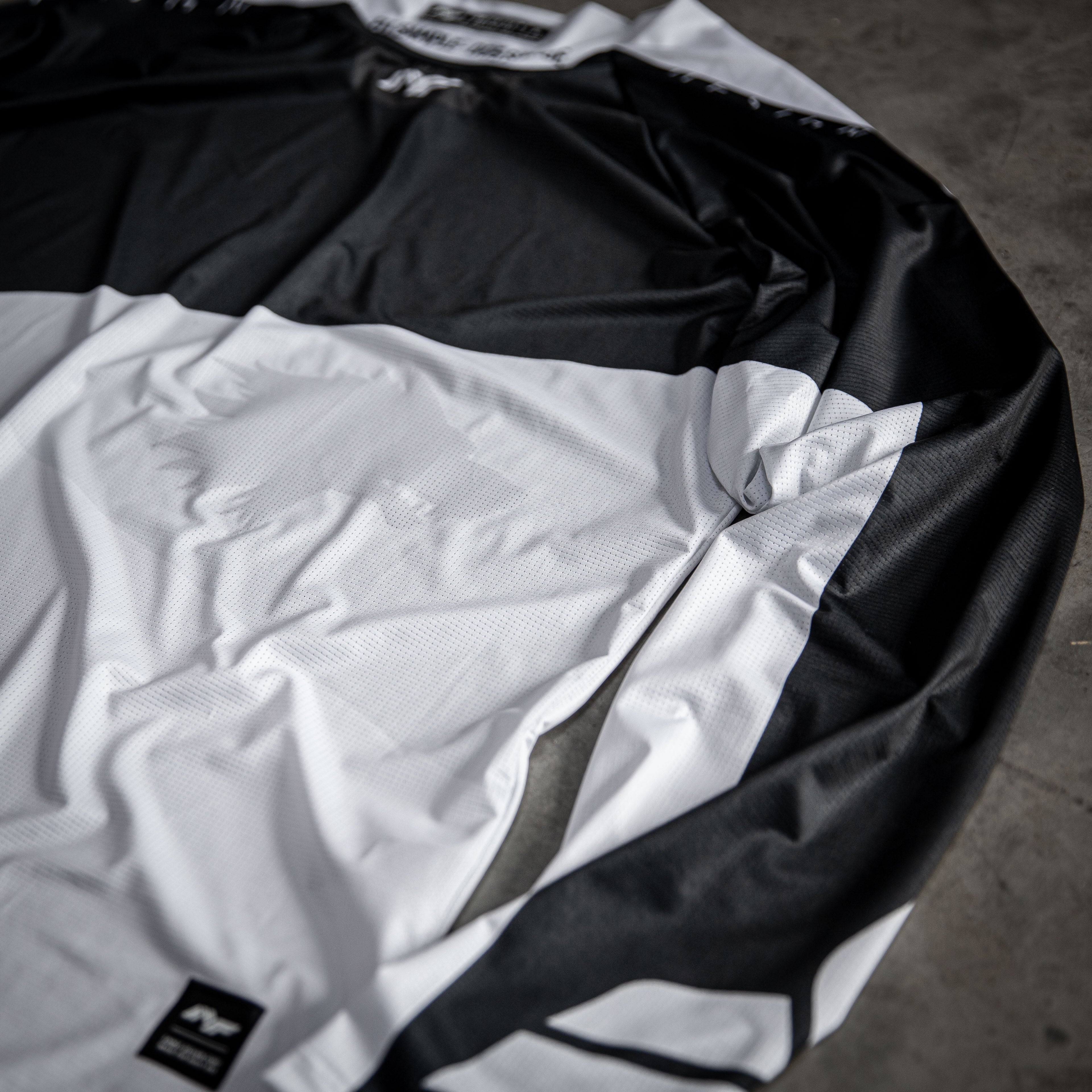 NF - QuikStrike No.39 ('21 FLOWWOLF)