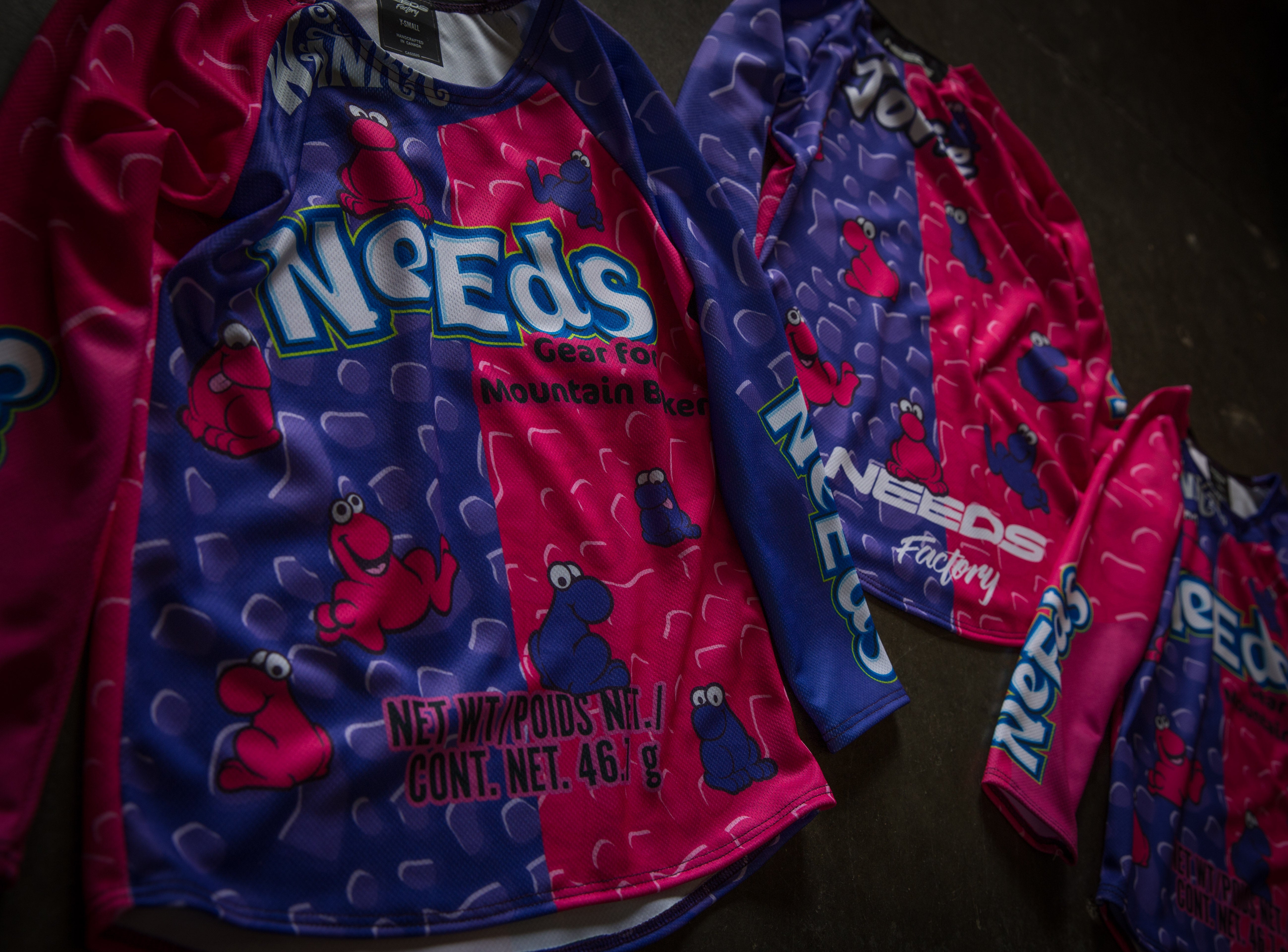 Needs QuikStrike NERDS Kids