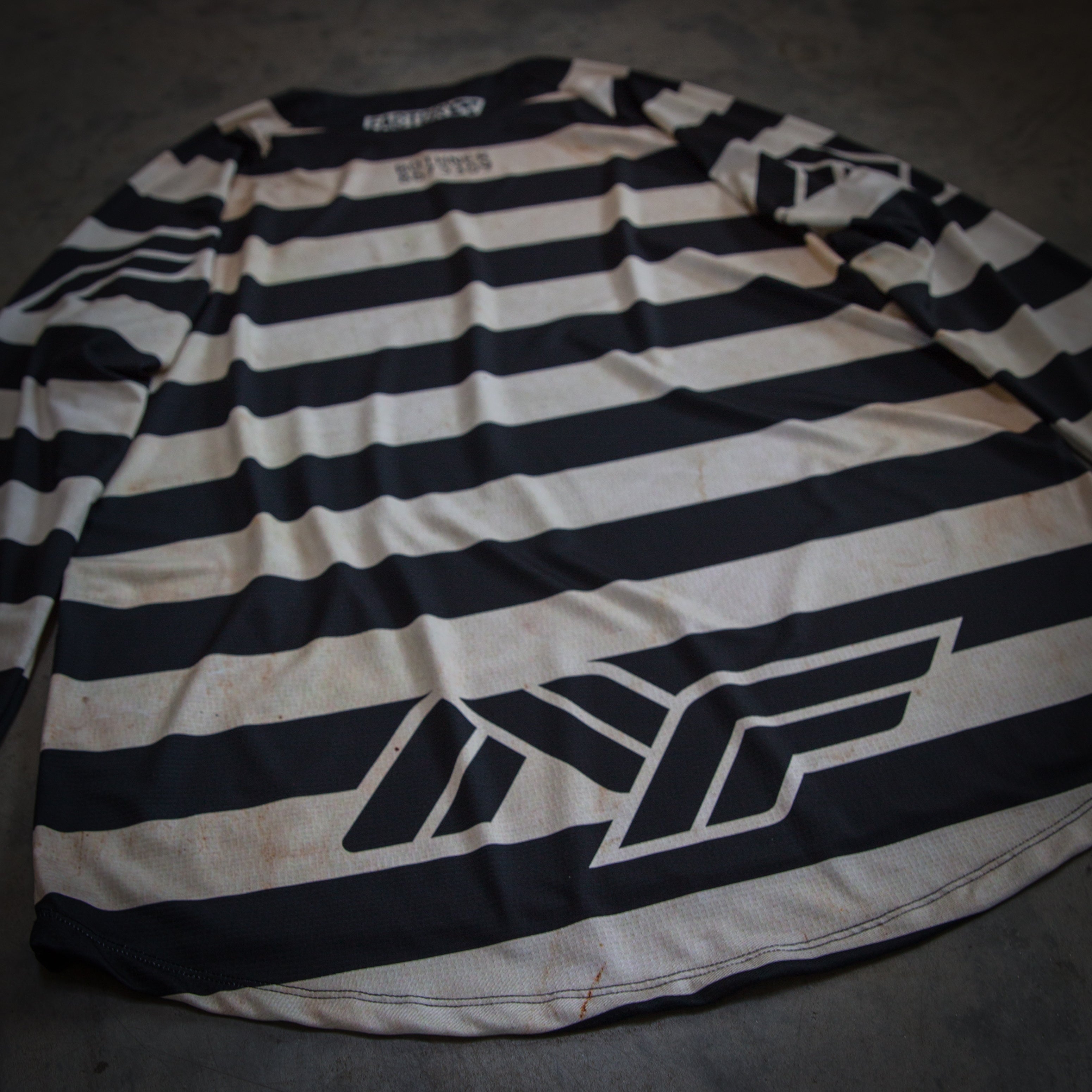 NF - Quikstrike No.25 (Jailbird)