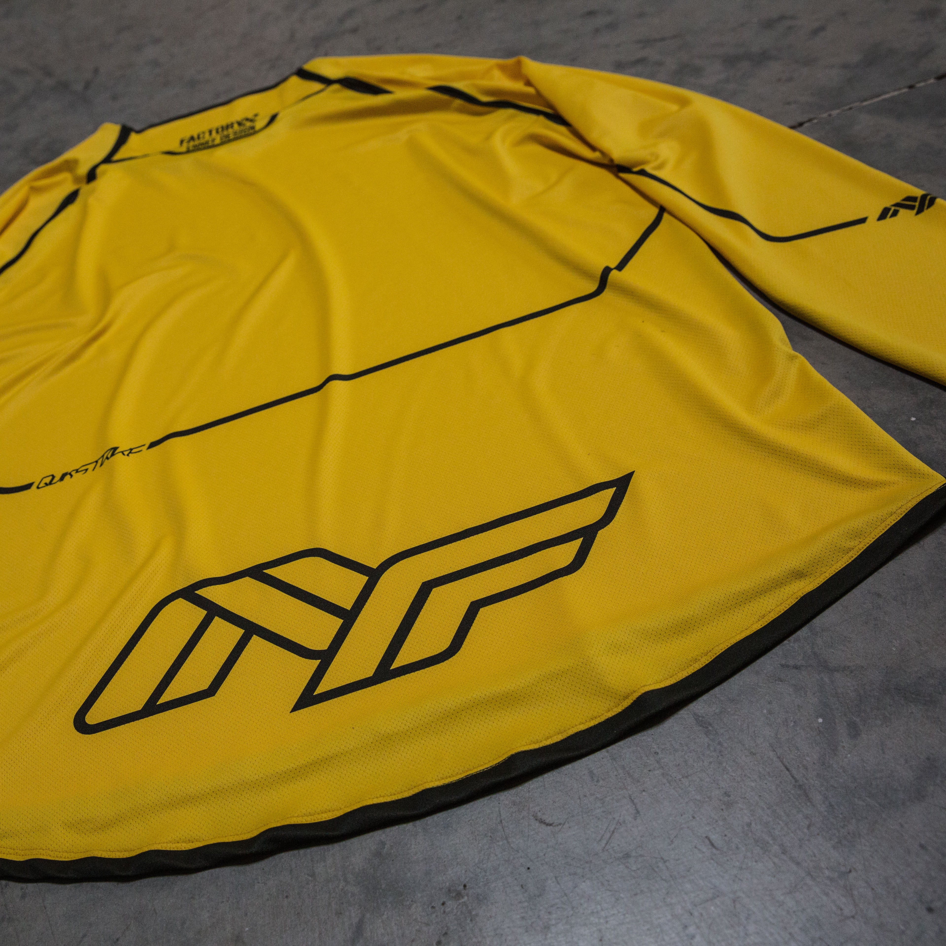 NF - Quikstrike No.28 (HELLA)