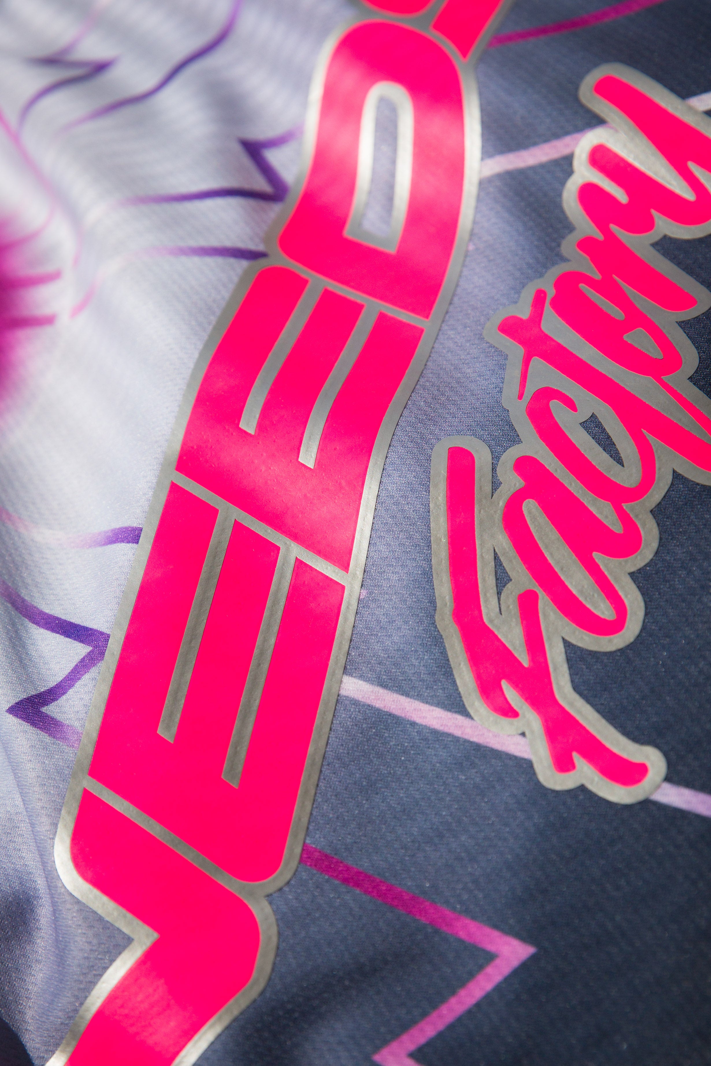 Needs QuikStrike No.18 (Third Eye)