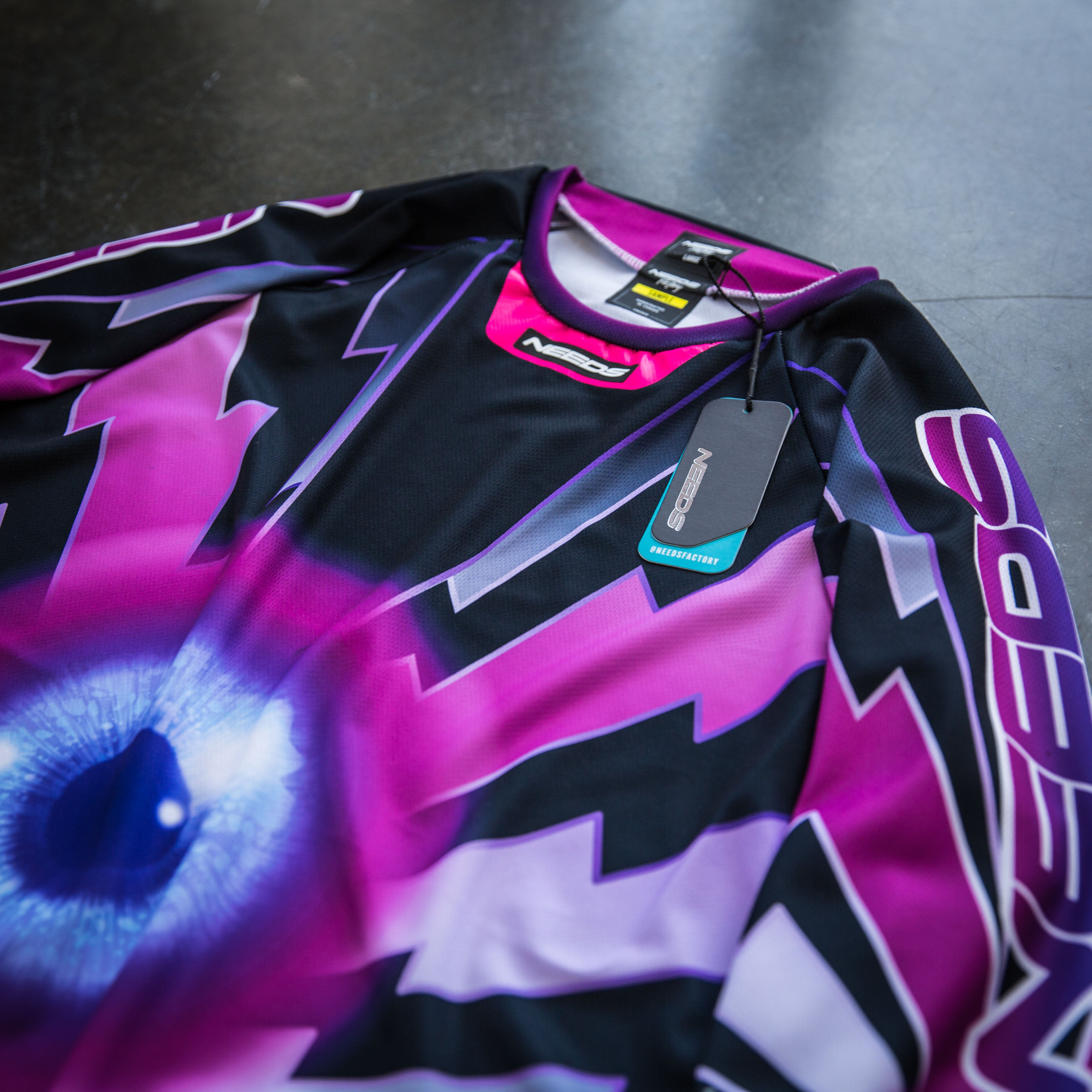 Needs QuikStrike No.18 (Third Eye)