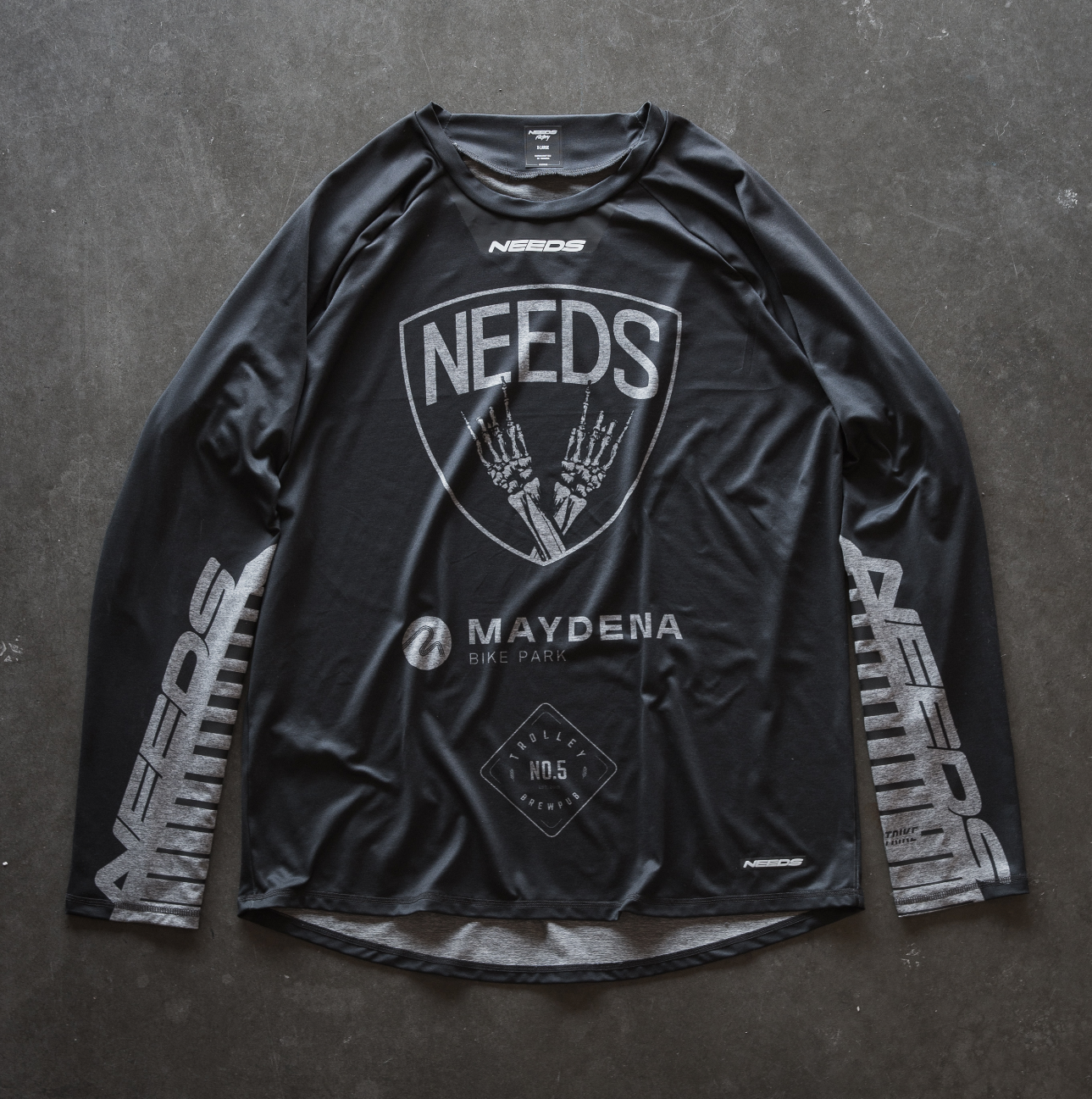 Needs QuikStrike No. 6 (Mini Horns x Needs)