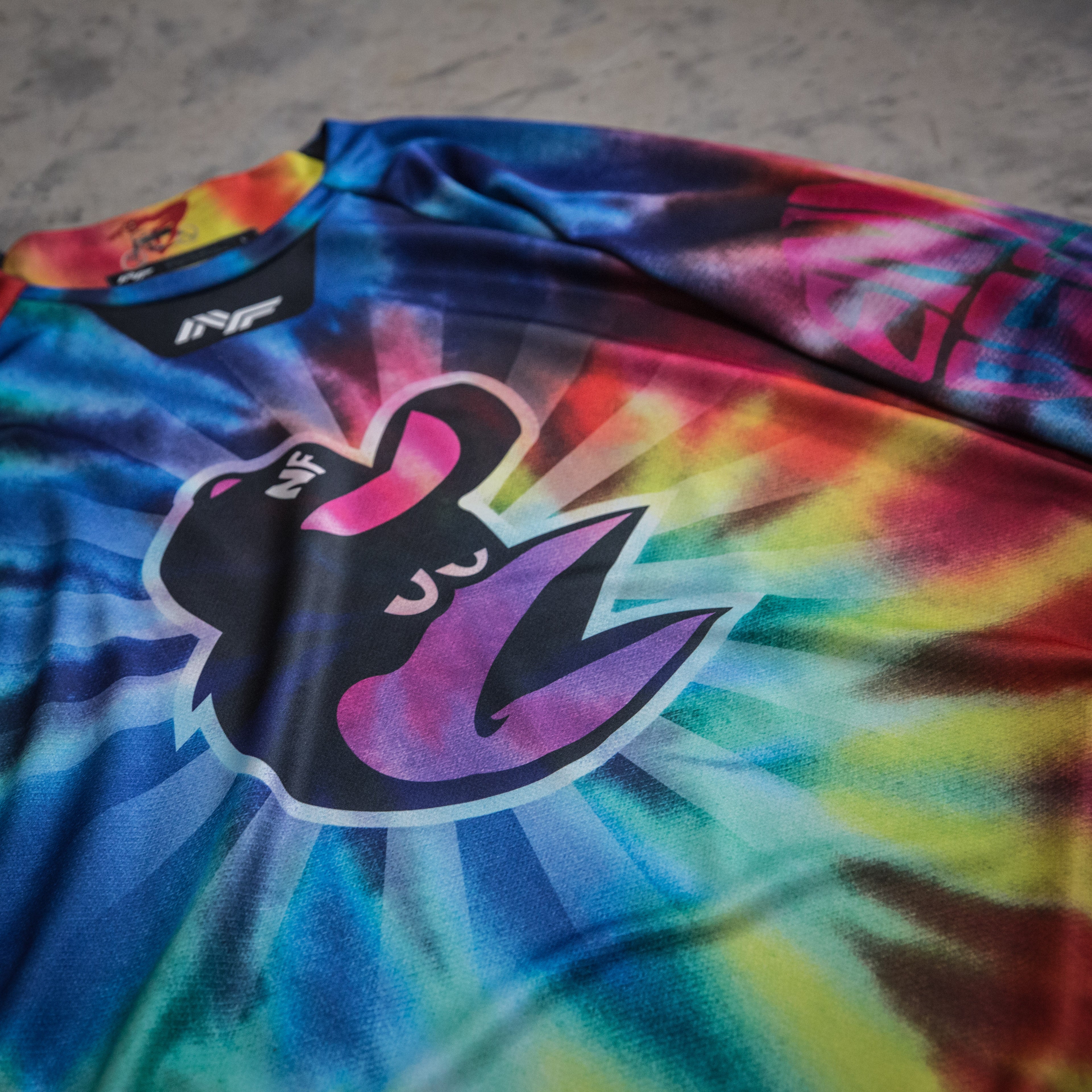 NF - Quikstrike No.31 (Trippy Hippy)