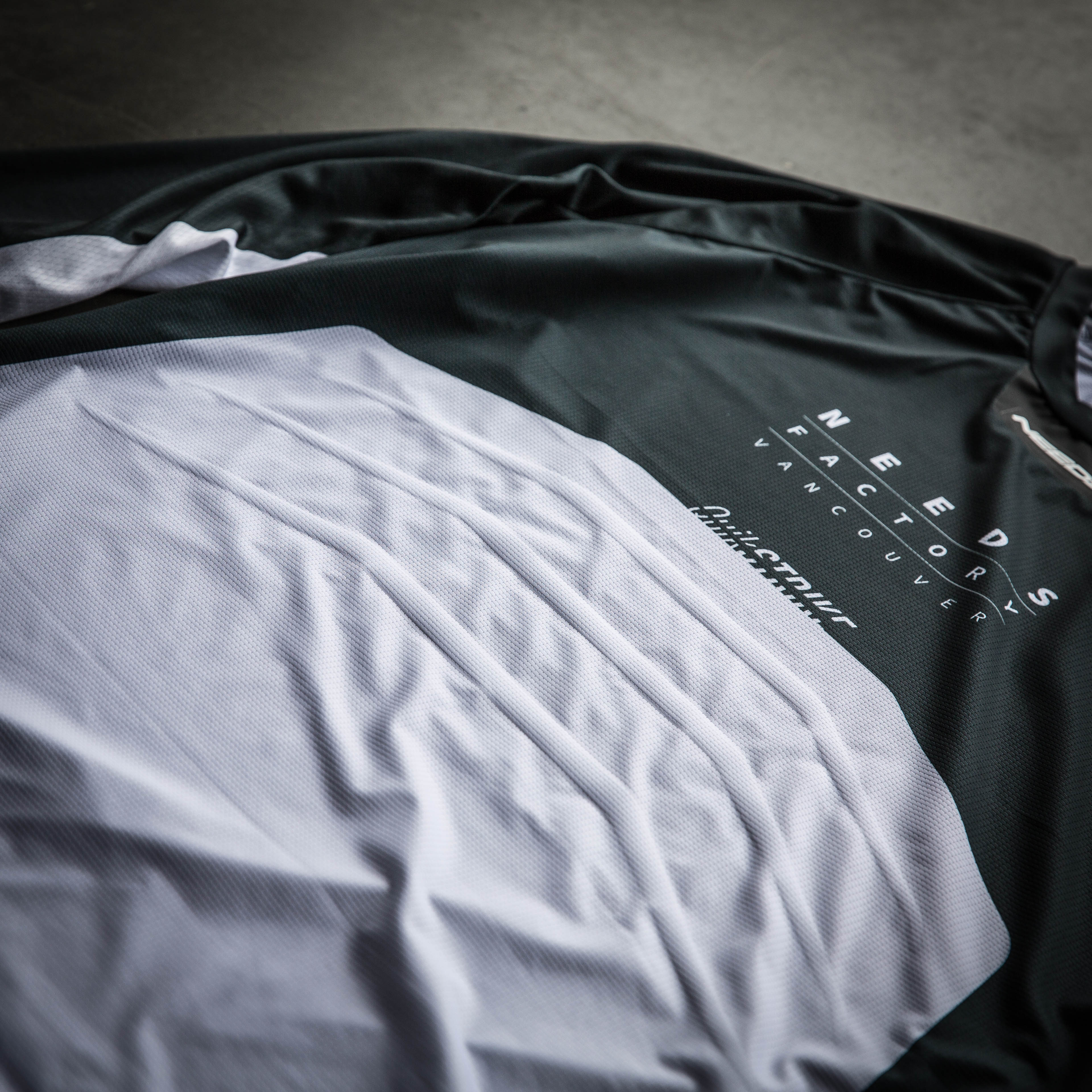 Needs QuikStrike No.10 (Tech Noir)